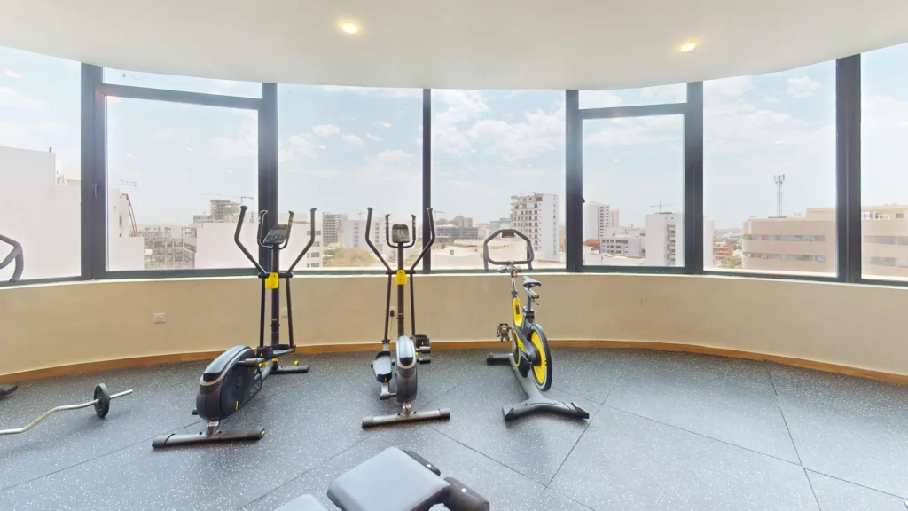 Espace-commune-Salle-de-sport-Hall-salle-de-sport–Photo-13