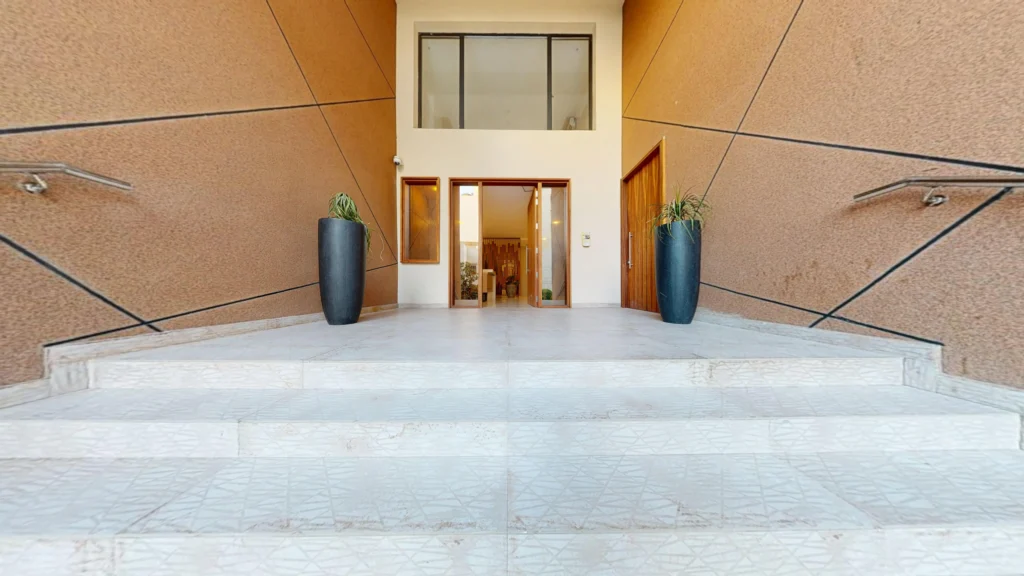 Espace-commune-Salle-de-sport-Hall-salle-de-sport–hall-entree