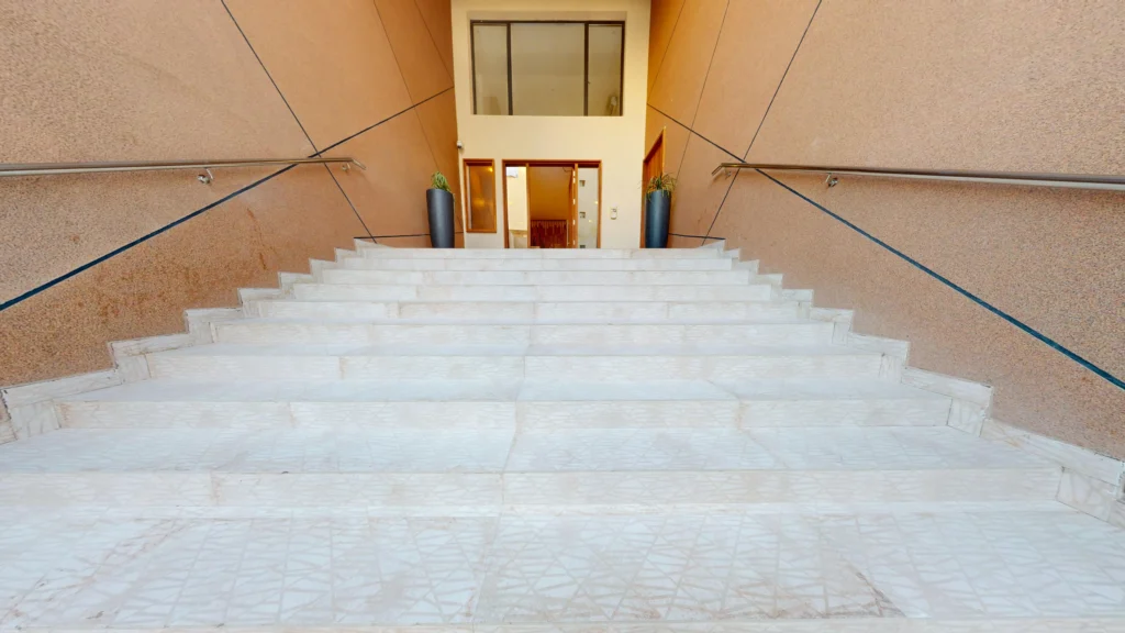 Espace-commune-Salle-de-sport-Hall-salle-de-sport–hall-entree 2