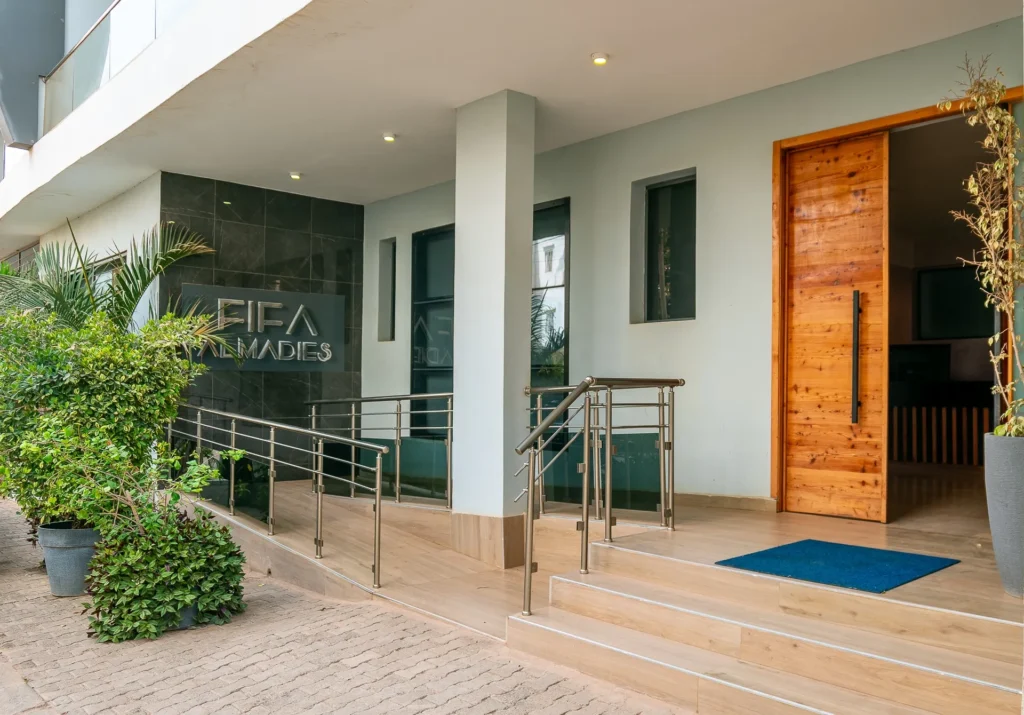 residence-fifa-almadie-a-dakar-entrée