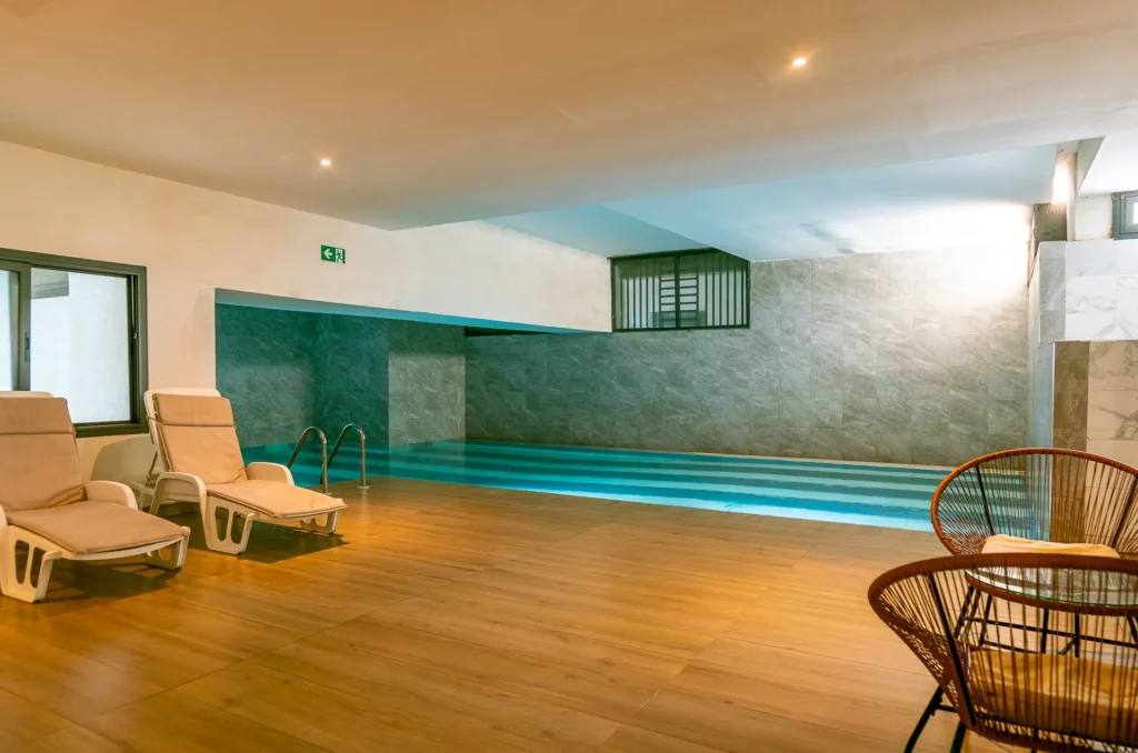 residence-fifa-almadie-a-dakar-piscine